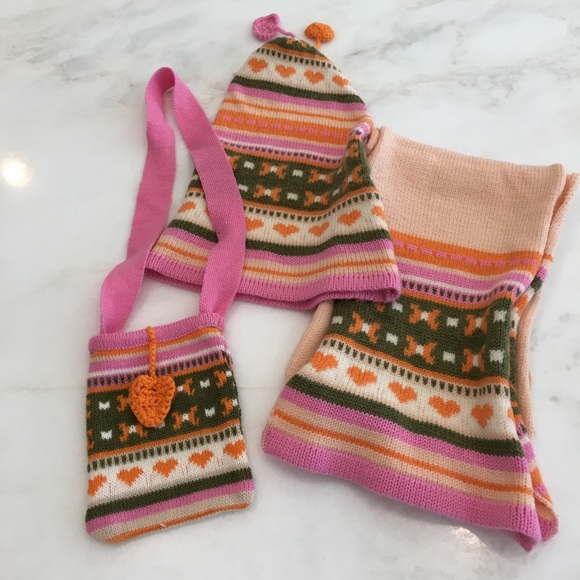 Italian Girls Winter Bundle-Wool/Actylic Hat,Scarf and Little Pouch-One size - Picture 4 of 4